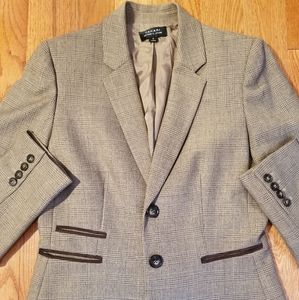 Tahari office blazer tan small like new
